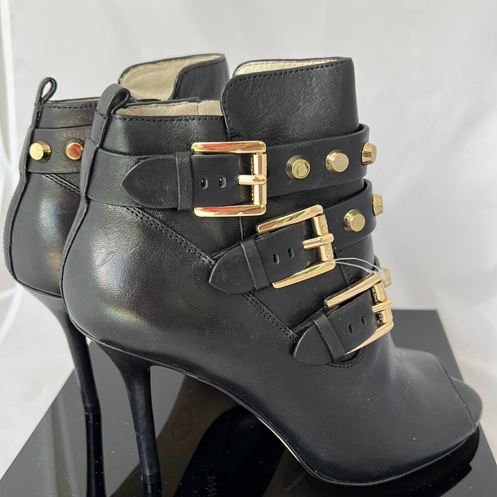 Michael Kors boots. Size 6